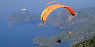 FETHİYE; BABADAĞ’IN ZİRVESİNDEN SÜZÜLEN YAMAÇ PARAŞÜTÜDÜR.