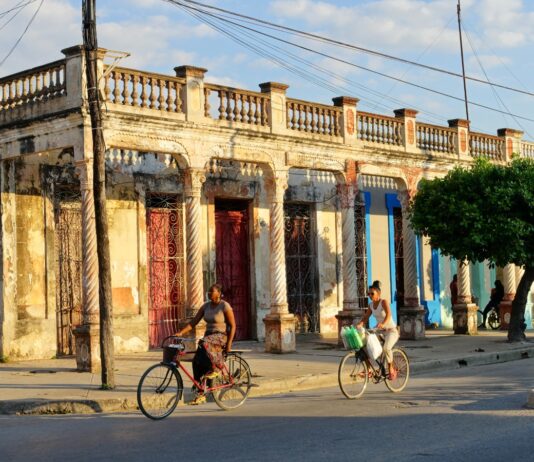 NELER ÇEKTİM NELER – BAŞKA TÜRLÜ BİR ŞEY – KÜBA (2)– METİN DENİZMEN